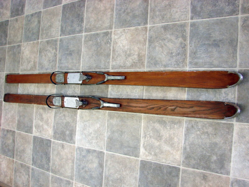 Vintage Hickory Wood Snow Skis Metal Tips Iron Rails Aspen Cortina Complete Bindings, Moose-R-Us.Com Log Cabin Decor