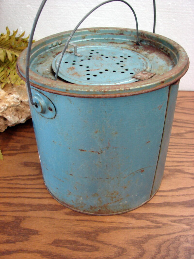 Vintage Frabill&#8217;s Blue Waters Floating 220 Minnow Bait Bucket Cabin Decor, Moose-R-Us.Com Log Cabin Decor