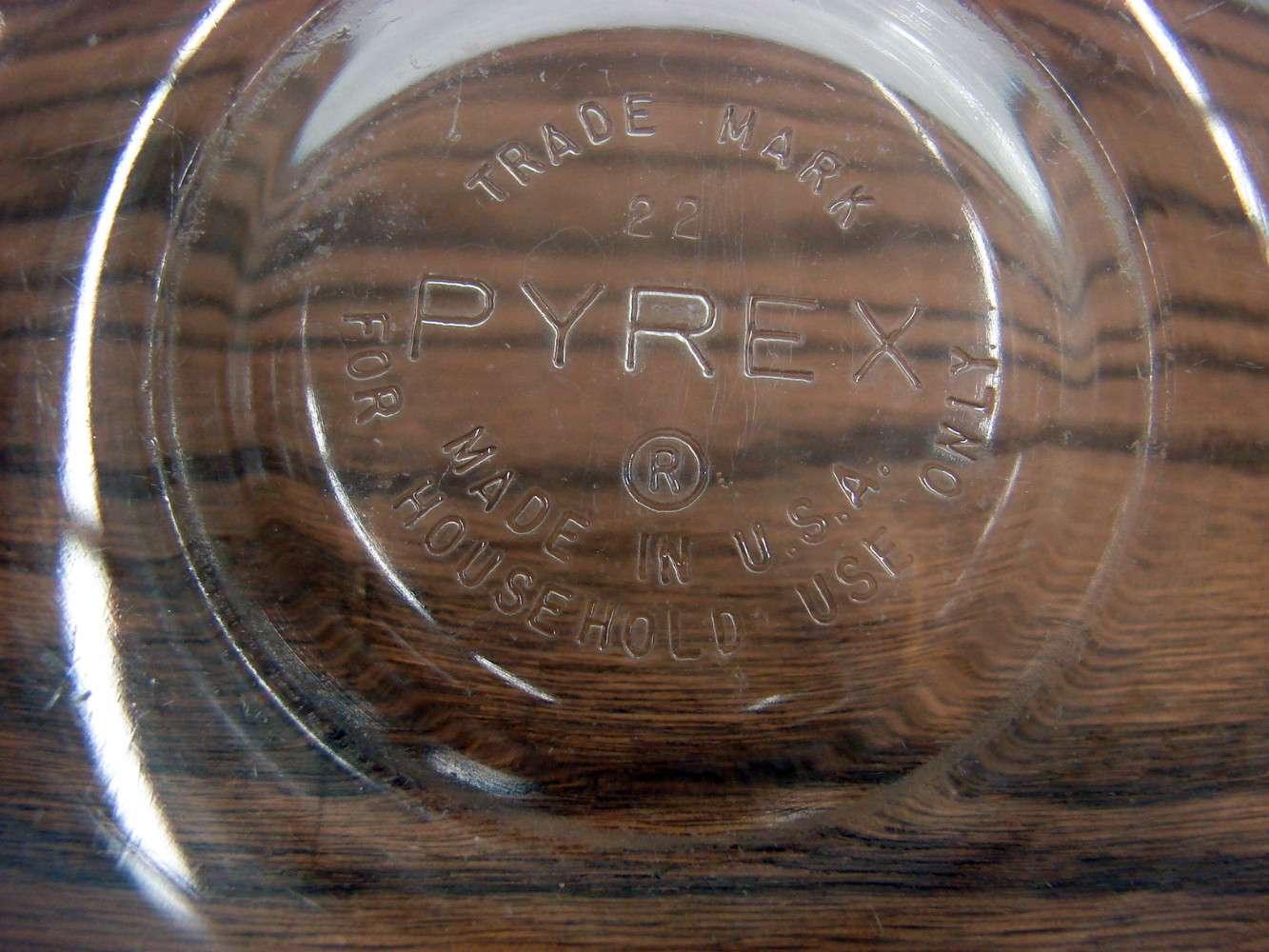 Mid Century Vintage Pyrex Glass Measuring Bowls Tear Drop Spout