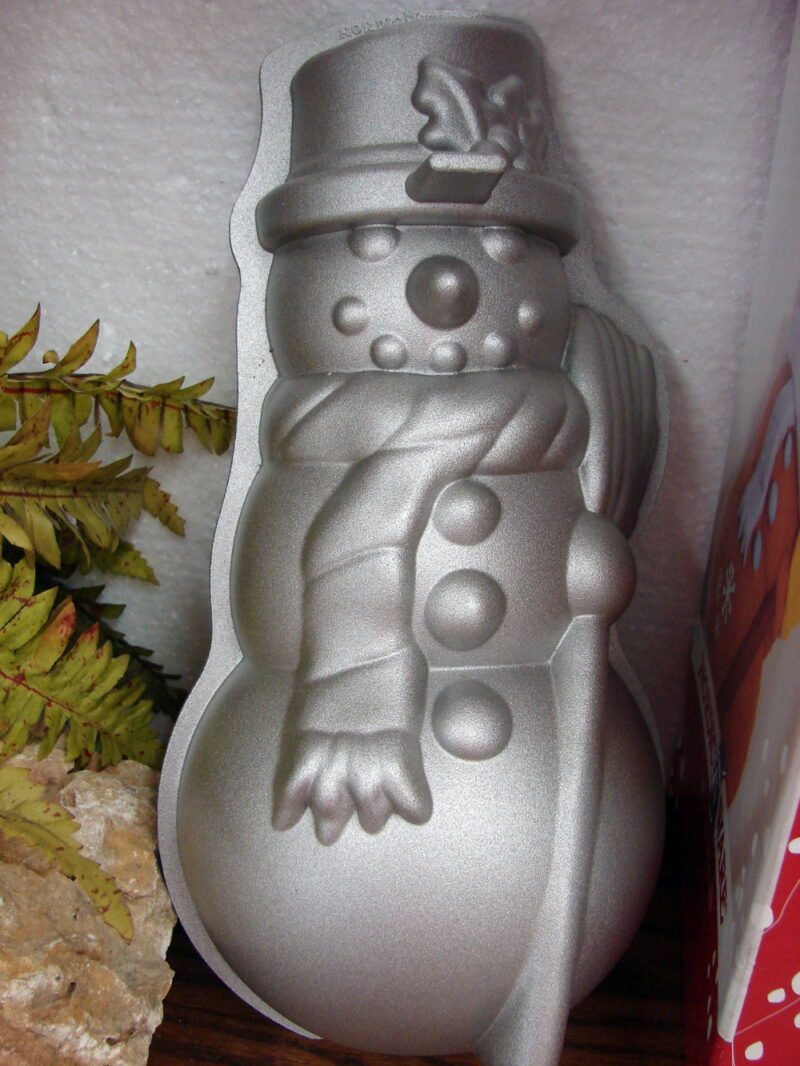 Vintage Scandinavian Nordic Ware Snowman Cake Mold Holiday Bakeware, Moose-R-Us.Com Log Cabin Decor