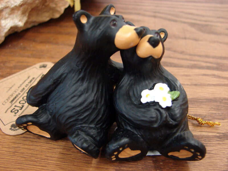 New Big Sky Carvers Bearfoots Bears Jeff Fleming Little Smooch Mini Figurine, Moose-R-Us.Com Log Cabin Decor