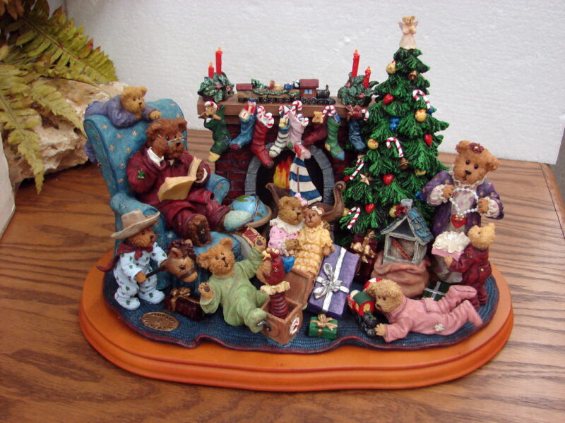 Boyd&#8217;s Bears Cozy Christmas Danbury Mint Display Retired Limited Edition, Moose-R-Us.Com Log Cabin Decor