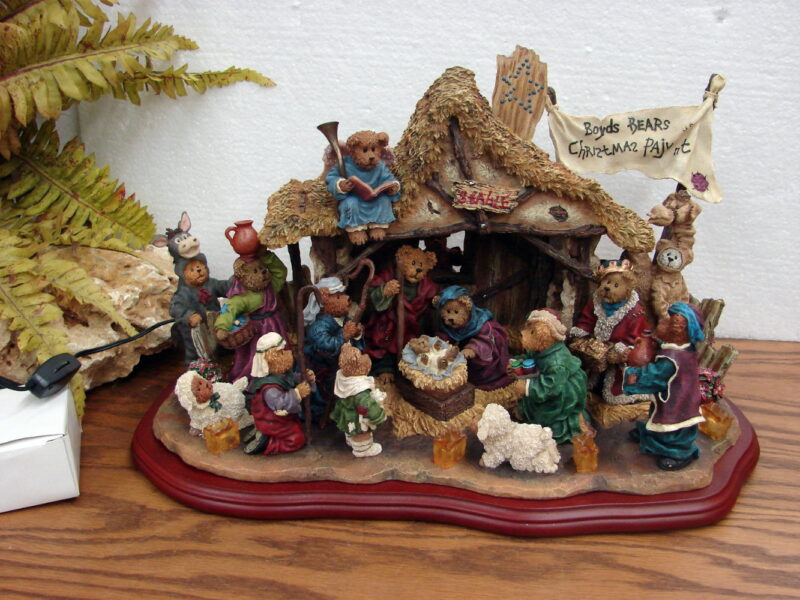 Boyd&#8217;s Bears Christmas Nativity Pageant &#8220;Pajunt&#8221; Danbury Mint Display Retired, Moose-R-Us.Com Log Cabin Decor