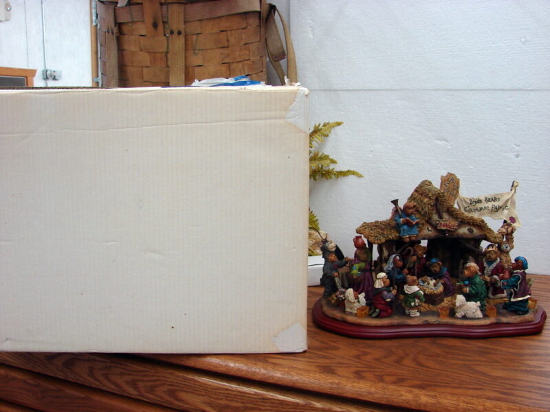 Boyd&#8217;s Bears Christmas Nativity Pageant &#8220;Pajunt&#8221; Danbury Mint Display Retired, Moose-R-Us.Com Log Cabin Decor