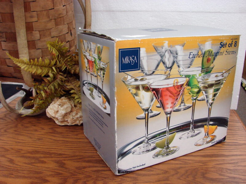 Mikasa Crystal NIB Set/8 Etched Martini Stems Glasses 10 fl Oz, Moose-R-Us.Com Log Cabin Decor