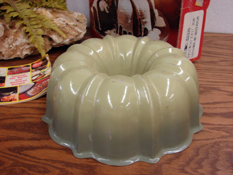 Scandinavian Nordic Ware Aluminum Bundt Pan w/ Box Avocado, Moose-R-Us.Com Log Cabin Decor