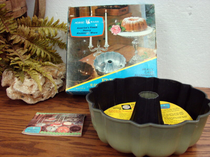 Scandinavian Nordic Ware Aluminum Bundt Pan w/ Box Avocado, Moose-R-Us.Com Log Cabin Decor