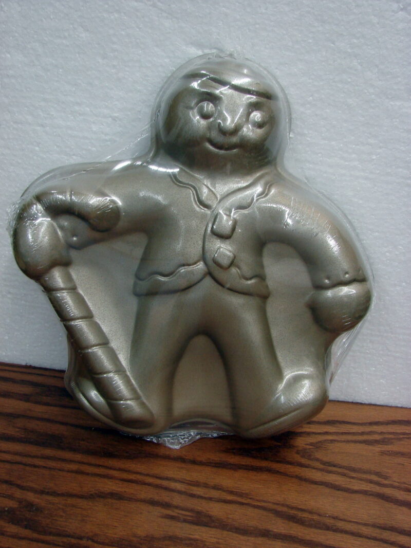 Scandinavian Nordic Ware Aluminum Gingerbread Boy w/ Candy Cane Cake Mold, Moose-R-Us.Com Log Cabin Decor