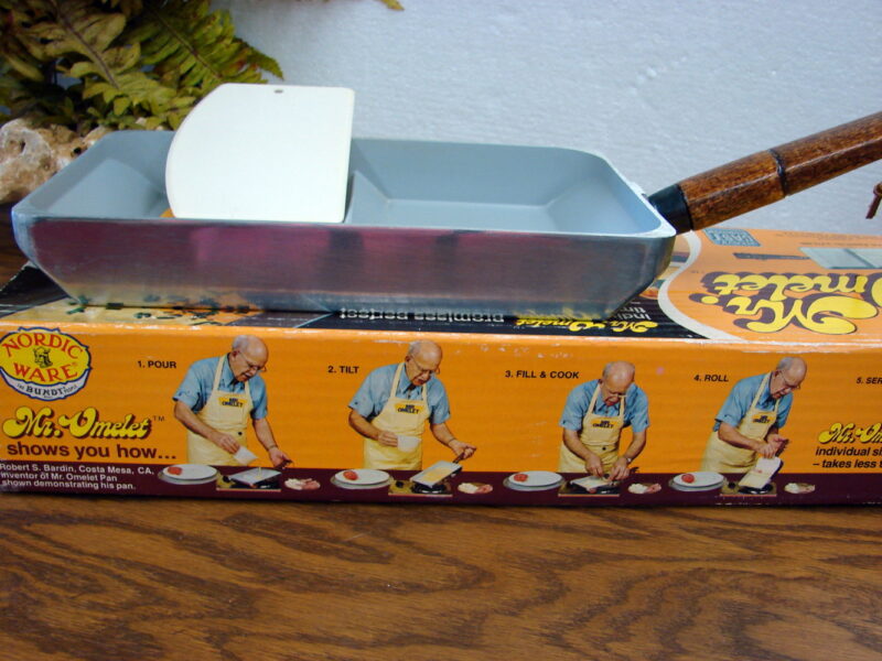 Vintage Scandinavian Nordic Ware Heavy Cast Aluminum Mr. Omelet Pan w/ Box, Moose-R-Us.Com Log Cabin Decor