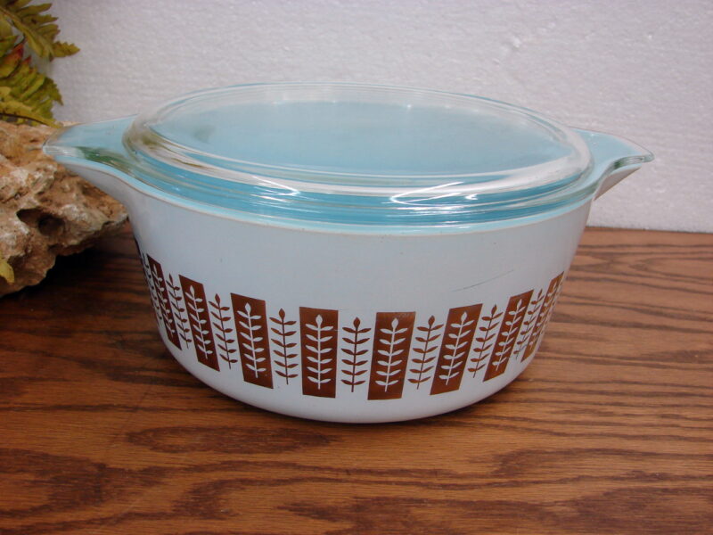 Vintage PYREX Gourmet Gold Leaf 2 1/2 Quart 475 Cinderella Round Casserole w/ Lid, Moose-R-Us.Com Log Cabin Decor