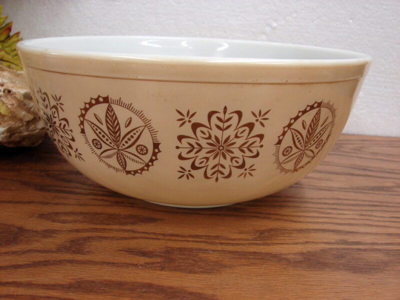 Vintage PYREX Hex Signs Promotional Gold Tan #404 4 Qt Round Mixing Bowl, Moose-R-Us.Com Log Cabin Decor