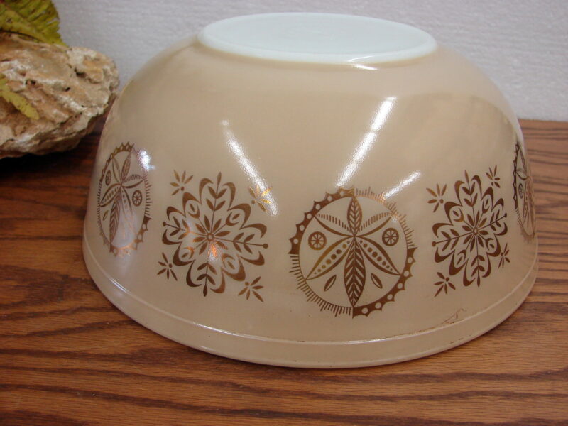 Vintage PYREX Hex Signs Promotional Gold Tan #404 4 Qt Round Mixing Bowl, Moose-R-Us.Com Log Cabin Decor