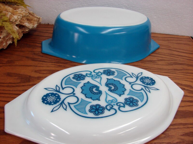 Vintage PYREX Horizon Blue #045 2 1/2 Quart Oval Casserole Patterned Lid, Moose-R-Us.Com Log Cabin Decor