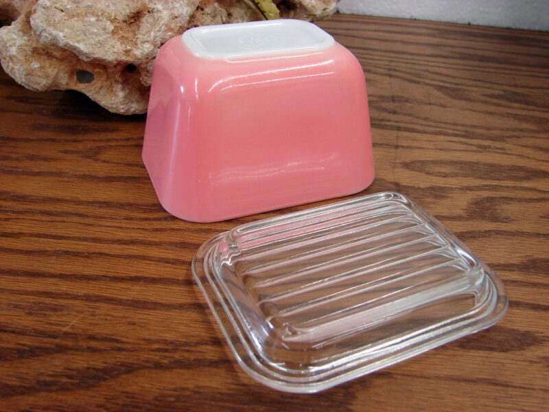 Vintage PYREX Solid Pink Flamingo Refrigerator Dish 501 w/ Lid, Moose-R-Us.Com Log Cabin Decor