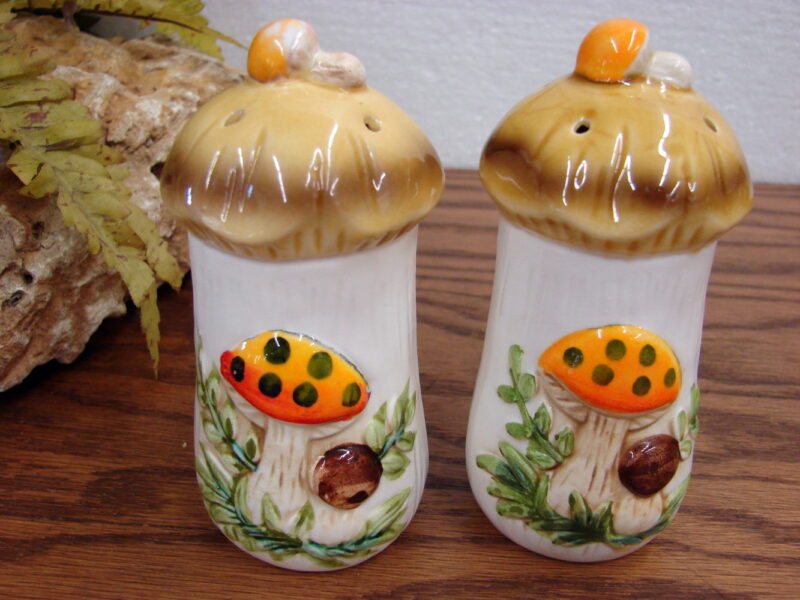 1970&#8217;s Sears Roebuck Merry Mushroom Kitchen Accessories Canister Utensil Napkin, Moose-R-Us.Com Log Cabin Decor