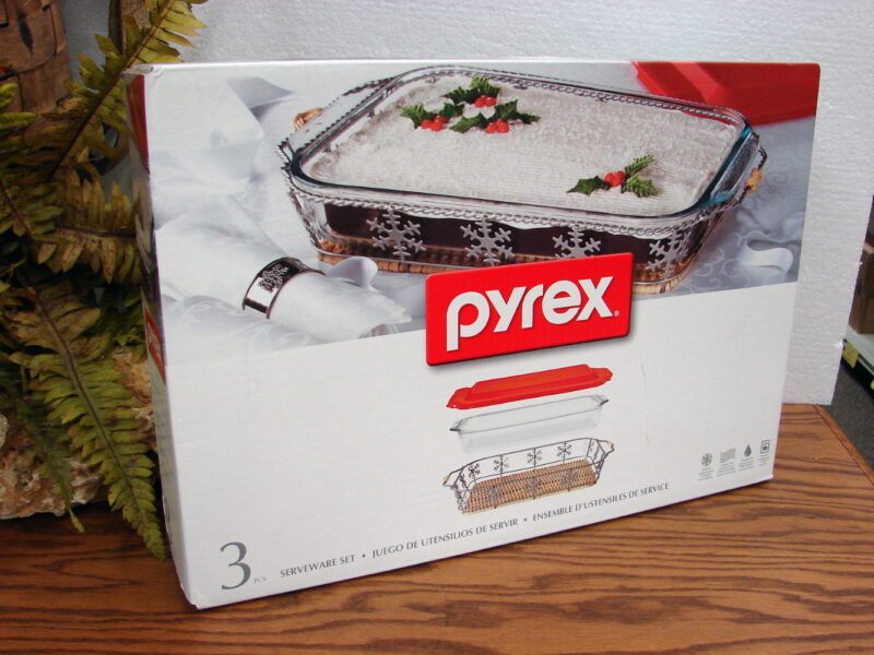 NIB Snowflake pyrex 3 Pc Serveware Set 9 x 13 Baking Dish Pan Serving Carrier Cover, Moose-R-Us.Com Log Cabin Decor