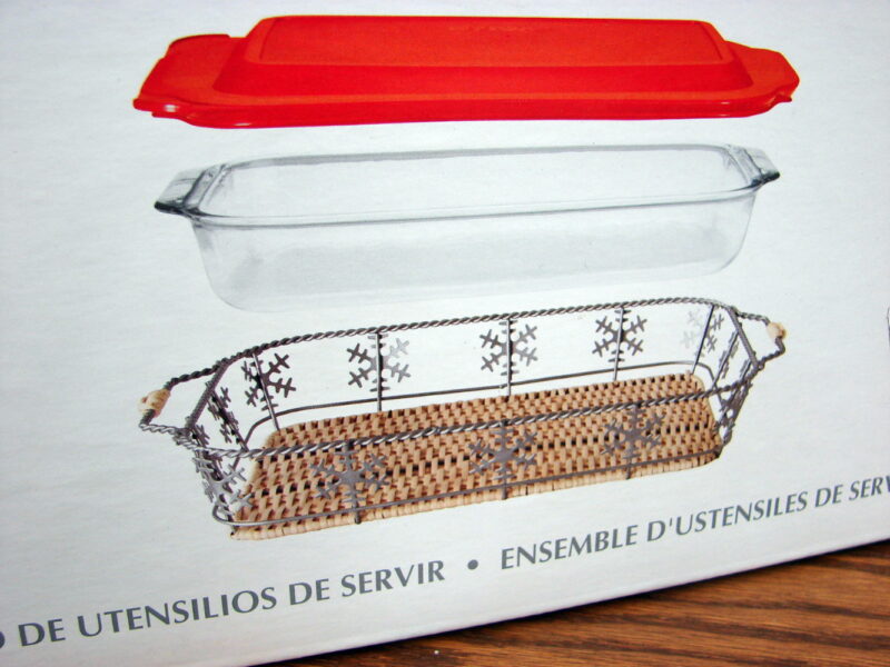 NIB Snowflake pyrex 3 Pc Serveware Set 9 x 13 Baking Dish Pan Serving Carrier Cover, Moose-R-Us.Com Log Cabin Decor