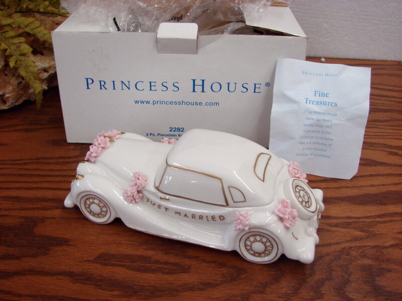 Vintage Retired Princess House Porcelain Car Trinket Box Just Married #2282, Moose-R-Us.Com Log Cabin Decor