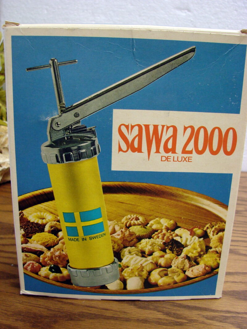 Sweden Sawa2000 Deluxe Heavy Duty Professional Cookie Press Mold Gun, Moose-R-Us.Com Log Cabin Decor