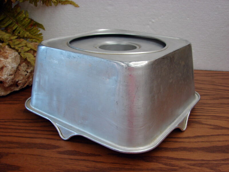 Vintage MCM Aluminum Square Angel Food Cake Pan Molded Feet 2 Part, Moose-R-Us.Com Log Cabin Decor