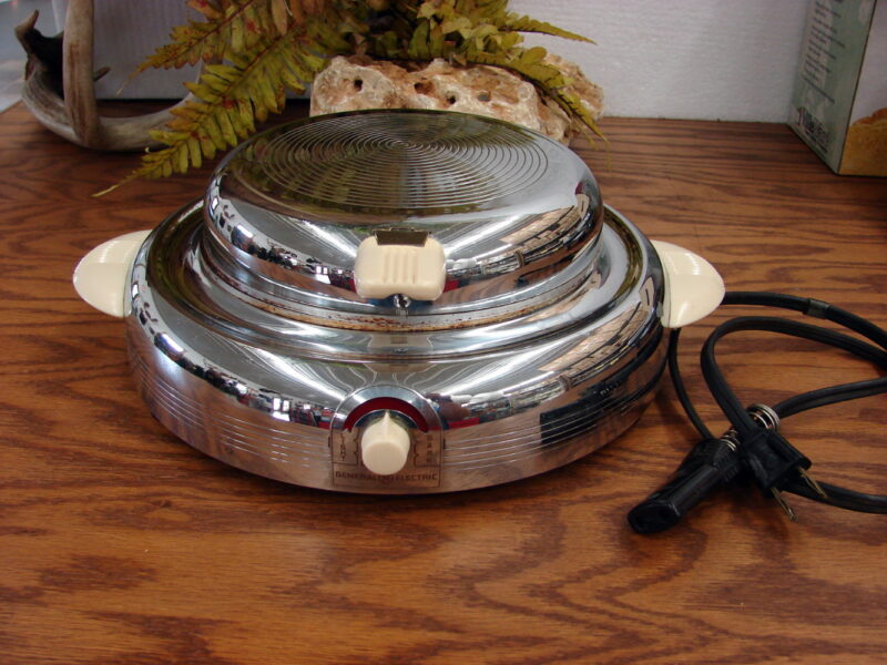 Vintage MCM GE Electric Waffle Maker Chrome Round Art Deco Ivory Knobs, Moose-R-Us.Com Log Cabin Decor