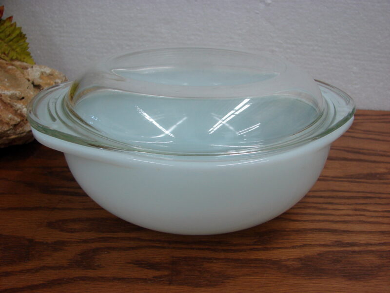 Vintage PYREX 023 Opalescent White 1 1/2 Quart Casserole w/ Matching Lid, Moose-R-Us.Com Log Cabin Decor