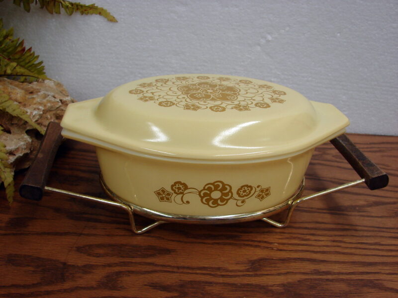 Vintage PYREX Kim Chee #043 Oval Casserole w/ Lid Cradle, Moose-R-Us.Com Log Cabin Decor