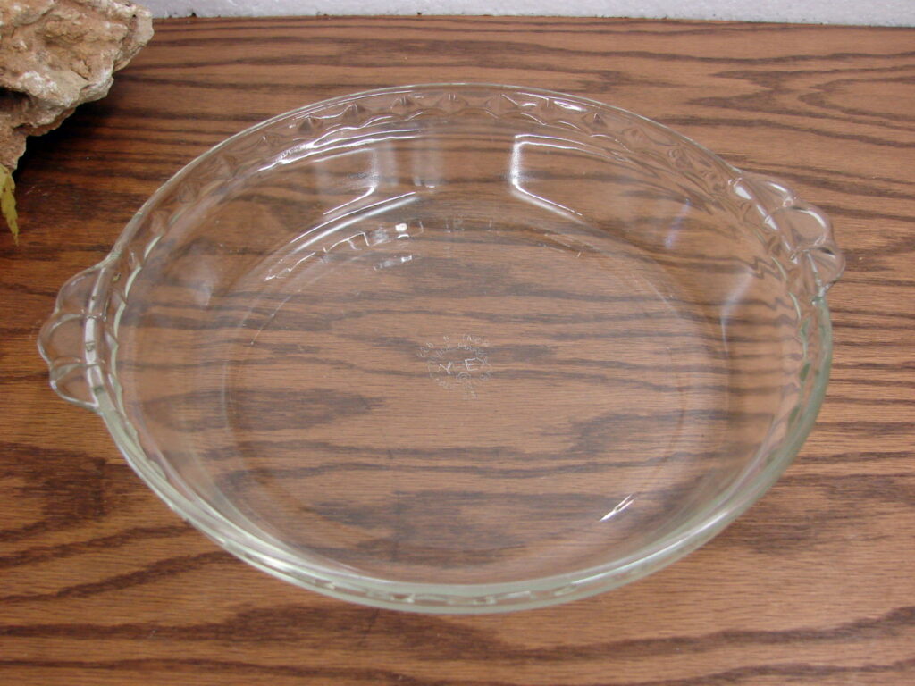 Vintage PYREX #228 Handled Pie Plate Fluted Rim Clear 9 Inch - Moose-R ...