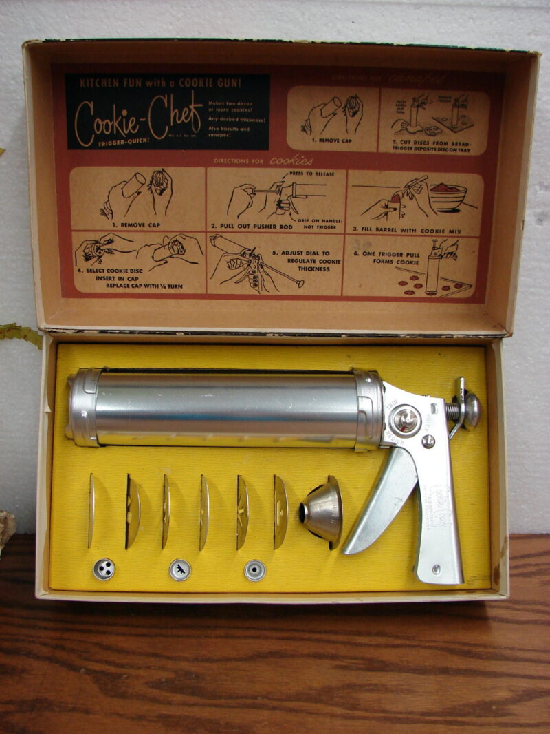 Vintage Trigger Quick Cookie Chef Press Gun Pastry Decorator Complete w/ Box, Moose-R-Us.Com Log Cabin Decor