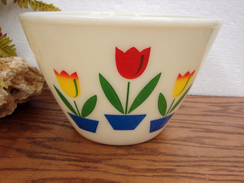 Vintage Fire King Ivory Tulip 9 1/2&#8243; Nesting Mixing Bowl Oven Ware, Moose-R-Us.Com Log Cabin Decor