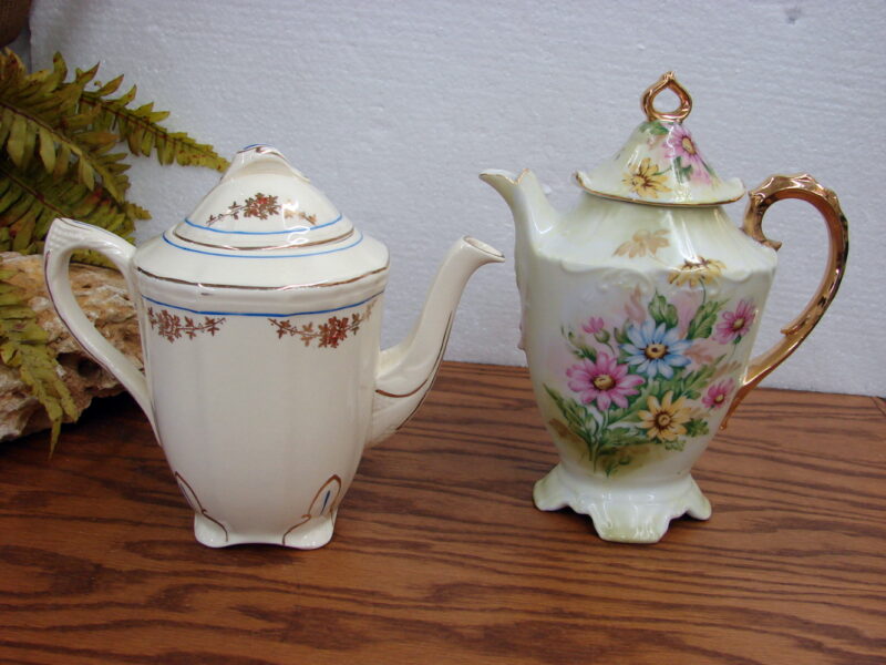 Vintage Gold Trim Alfred Meakin Teapot Porcelain England, Moose-R-Us.Com Log Cabin Decor