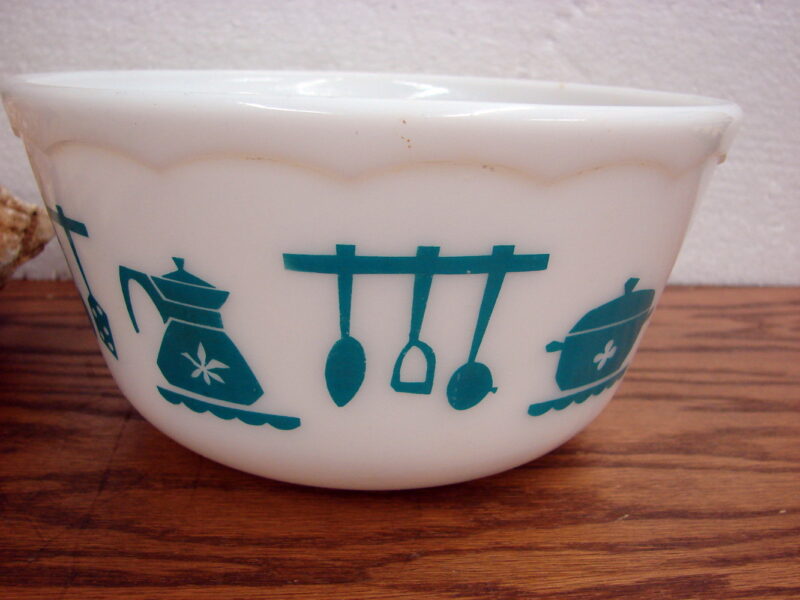 Vintage MCM Hazel Atlas 8&#8243; Scalloped Kitchen Aids Mixing Serving Bowl, Moose-R-Us.Com Log Cabin Decor