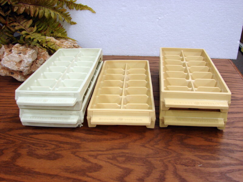 Vintage Plastic General Electric Hot Point Ice Cube Tray Retro Lot of 7, Moose-R-Us.Com Log Cabin Decor