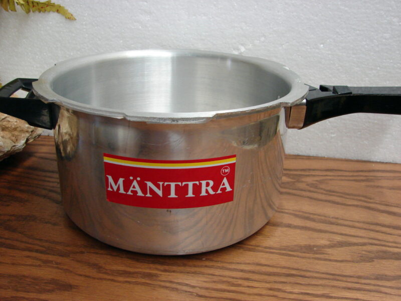 Vintage Manttra Pressure Cooker New 3.8 Qt and 6.5 Qt Interchangeable Lid, Moose-R-Us.Com Log Cabin Decor