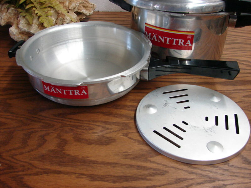 Vintage Manttra Pressure Cooker New 3.8 Qt and 6.5 Qt Interchangeable Lid, Moose-R-Us.Com Log Cabin Decor