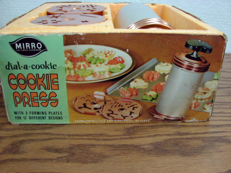 Vintage Mirro Aluminum Dial-A-Cookie Press Mold Gun Christmas Cookies, Moose-R-Us.Com Log Cabin Decor