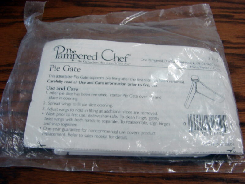 Original Pampered Chef #1719 Adjustable Pie Gate Sealed Retired Filling, Moose-R-Us.Com Log Cabin Decor