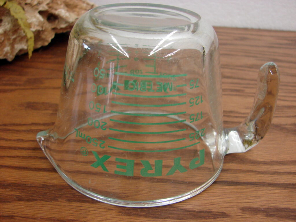 Vintage PYREX 1 Cup Green Letter Glass Measuring Cup w/ Spout - Moose-R ...