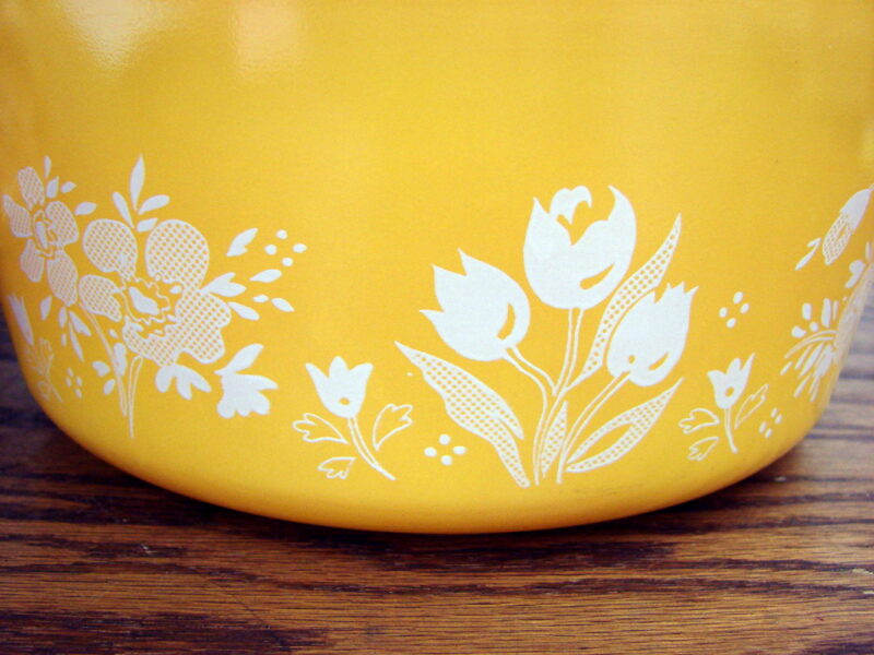 Vintage PYREX Garden Medley #475 Cinderella Round Casserole w/ Lid, Moose-R-Us.Com Log Cabin Decor