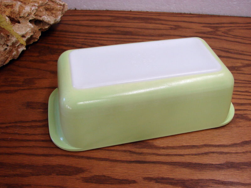 Vintage PYREX Lime Green #213 1 1/2 Qt Loaf Pan Ovenware, Moose-R-Us.Com Log Cabin Decor