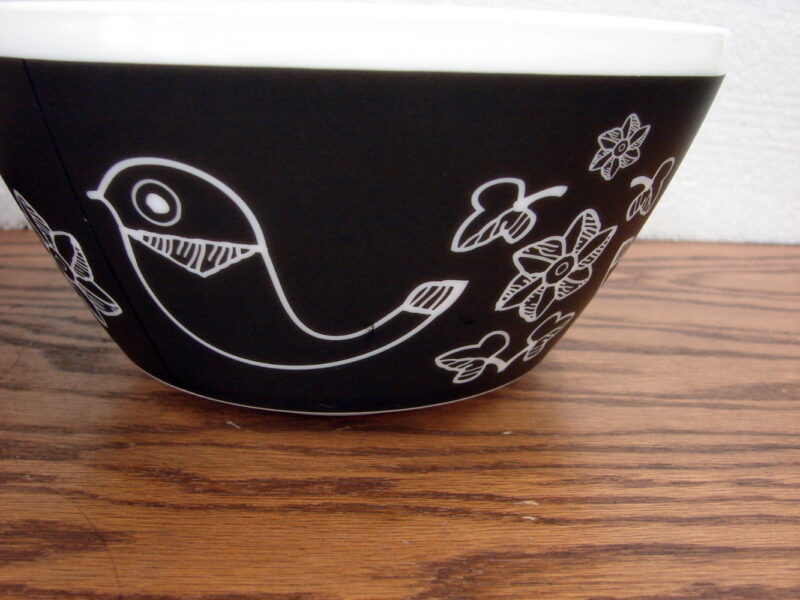 Vintage Charm Inspired PYREX Black White Birds of a Feather 10C 2.3L, Moose-R-Us.Com Log Cabin Decor