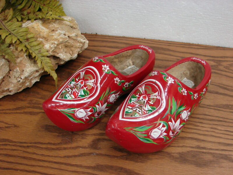 Vintage Made in Holland Red Rosemaling Wood Clogs Dutch Wooden Shoes, Moose-R-Us.Com Log Cabin Decor