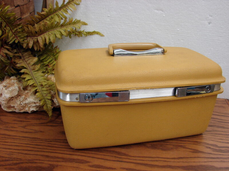 Vintage Samsonite Yellow Cosmetic Make-up Carry-on Train Luggage Suitcase Case, Moose-R-Us.Com Log Cabin Decor