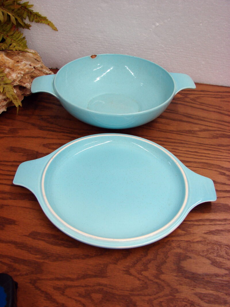 Vintage Taylor Smith Pebbleford Catalina Turquoise Speck MCM Covered Casserole, Moose-R-Us.Com Log Cabin Decor