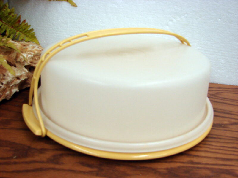 Vintage Tupperware Harvest Gold #719 Pie Carrier Keeper Storage w/ Handle 3 Pc, Moose-R-Us.Com Log Cabin Decor