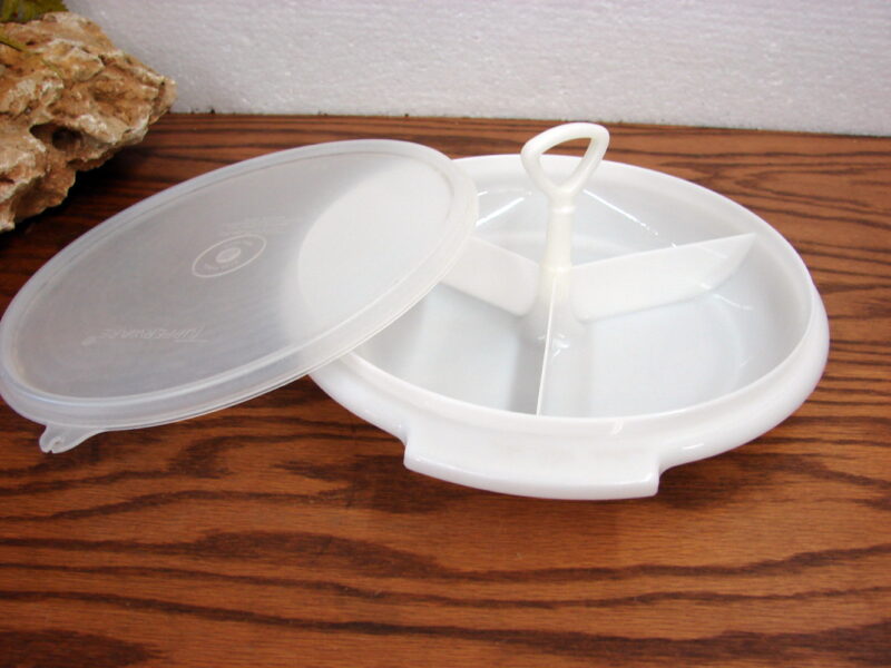 Tupperware Suzette 608 Divided 3 Section Center Handle Lid, Moose-R-Us.Com Log Cabin Decor