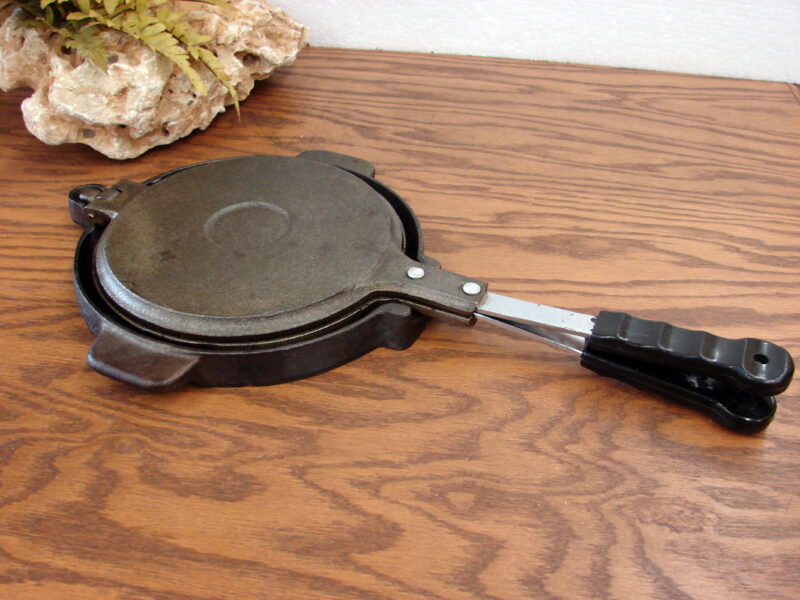 JØTUL Cast Iron Krumkake No 6 Pizzelle Cookie Press Jotul Norway Waffle Iron, Moose-R-Us.Com Log Cabin Decor