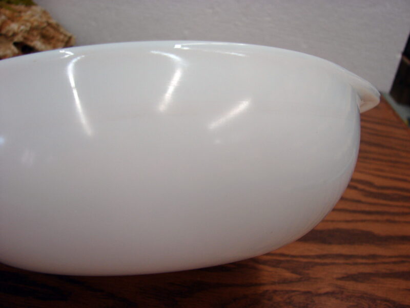 Vintage PYREX #024 Opal White 2 Qt Round Baking Dish w/ 684 Lid, Moose-R-Us.Com Log Cabin Decor