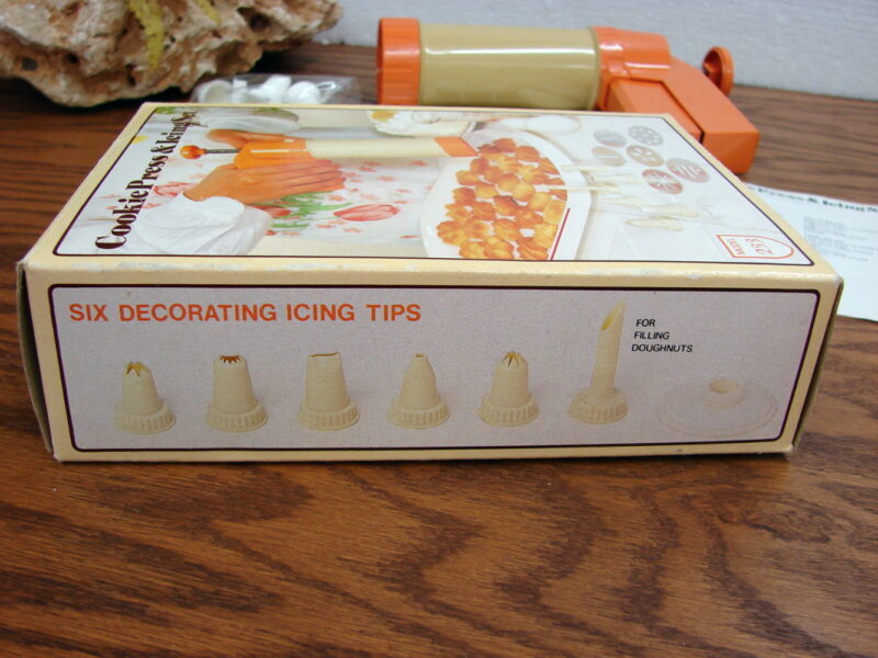 Super Biscuit Maker Cookie Press &#038; Icing Kit Model #233 w/ Recipe NIB, Moose-R-Us.Com Log Cabin Decor