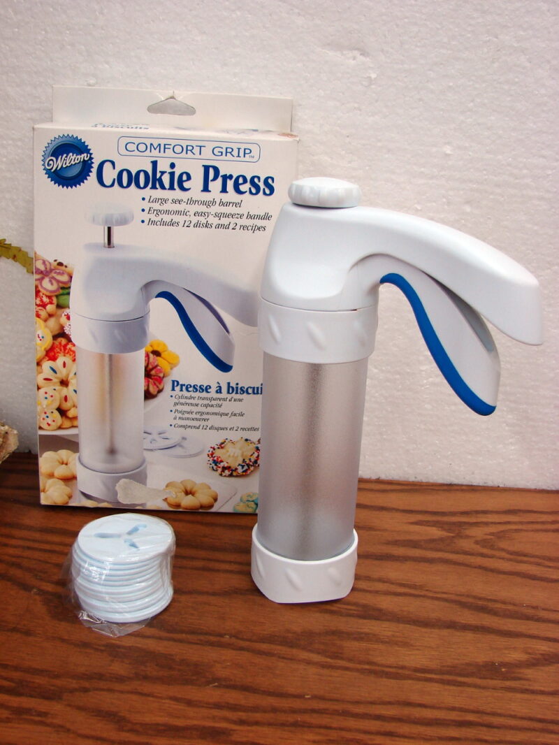 Wilton Comfort Grip Cookie Press Ergonomic 12 Discs New in Box, Moose-R-Us.Com Log Cabin Decor